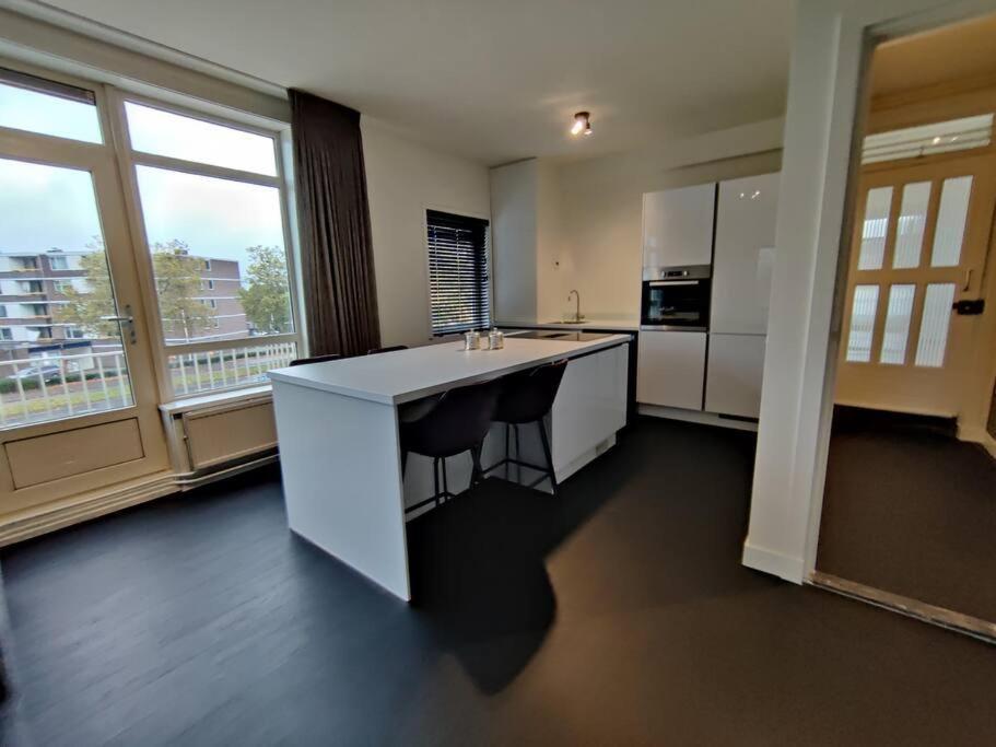 K50159 Spacious And Modern Near The Center, Free Parking Appartement Eindhoven